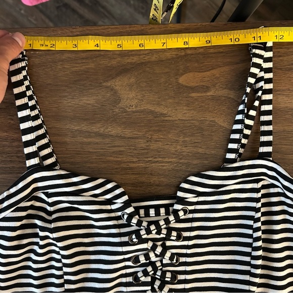 Torrid Black & White Stripe Sweetheart Knit Cami size 00 - Picture 6 of 8